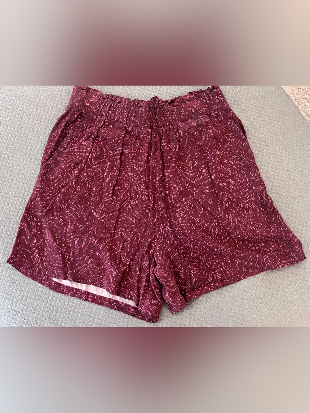 Goodthreads Maroon Pink Wavy Abstract Dot Paperbag High Waist Shorts Pockets M